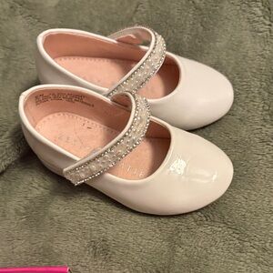 Kelly & Katie Cream Kids Dress Shoes with Glitter Strap